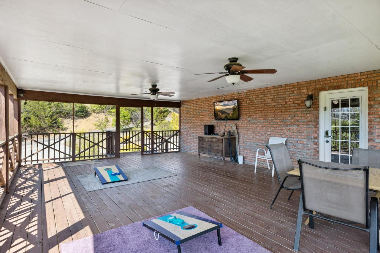 Mid-Century Vintage Brick Ranch Upstairs Guesthouse Sevierville Exteriör bild